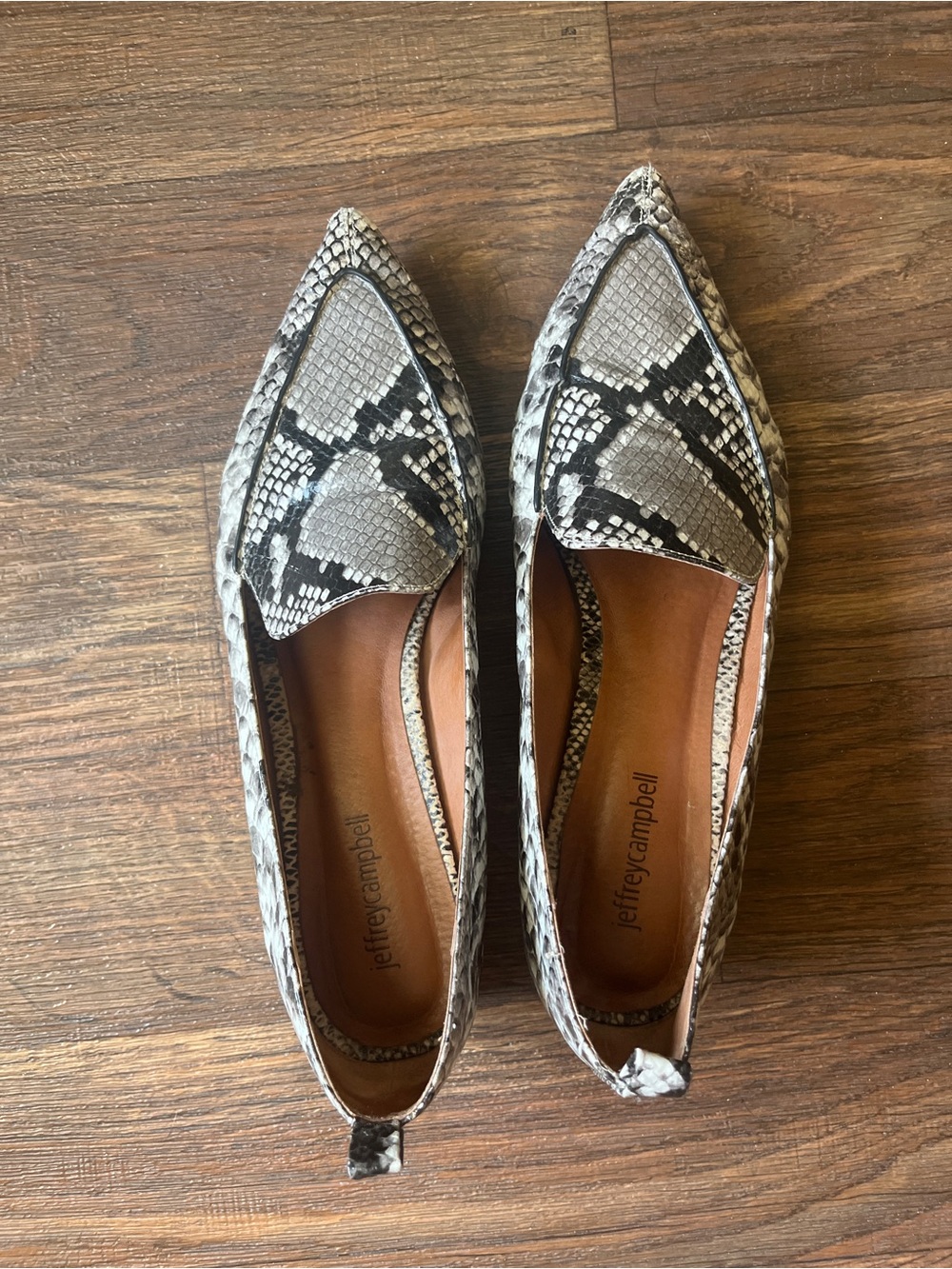 Jeffrey Campbell Vionna Snakeskin Pointed Toe Loafers Size 10